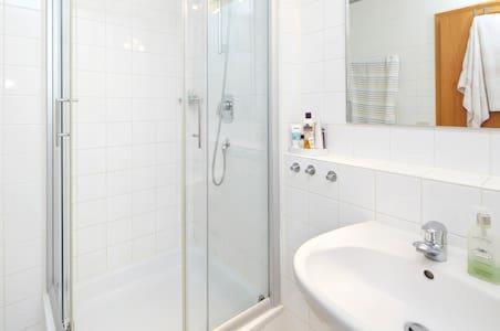 Komfortferienwohnung Zentrum ルートヴィヒスブルク エクステリア 写真